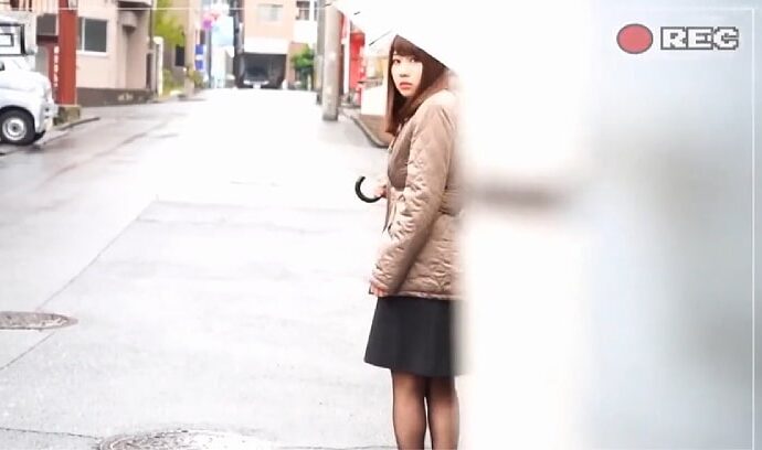 女教師をストーキングしレイプするストーカー